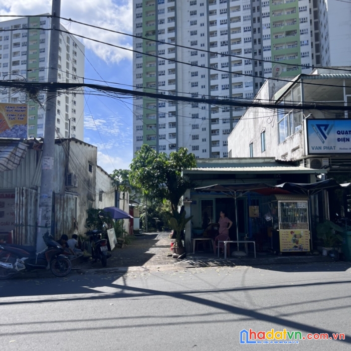 Cách ql1a 500m đến lô đất chung vách lavita. 331m2