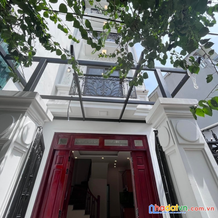 Hiếm! bán nhà phúc lợi 37m 5 tầng chỉ 3 tỷ lh:0916513232