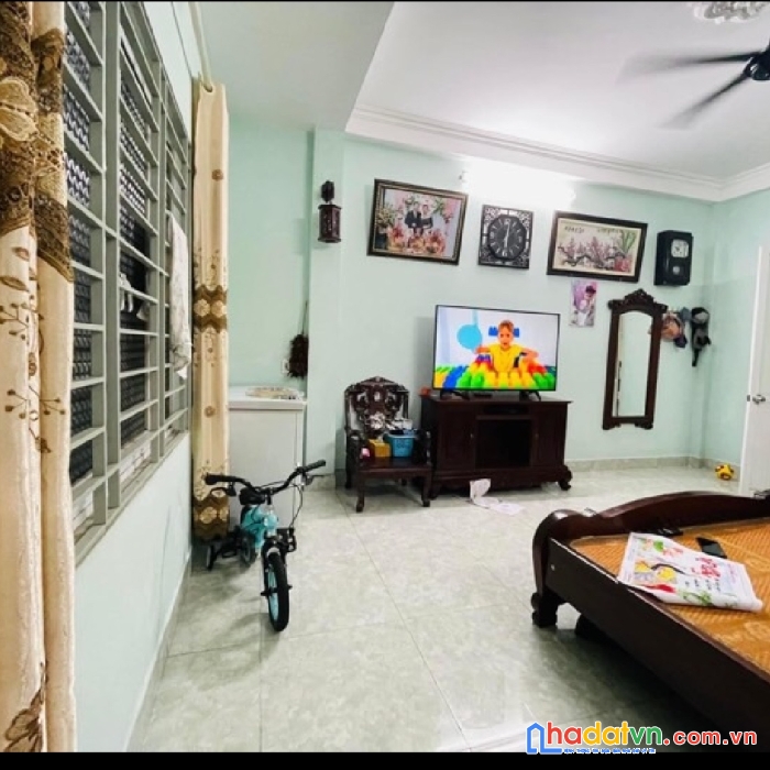 Hàng cực hiếm nhà đẹp ở ngay ,vài bước ra hồ tây lộng gió ,40m2,5 tầng thuận tiện đi lại ,view hồ