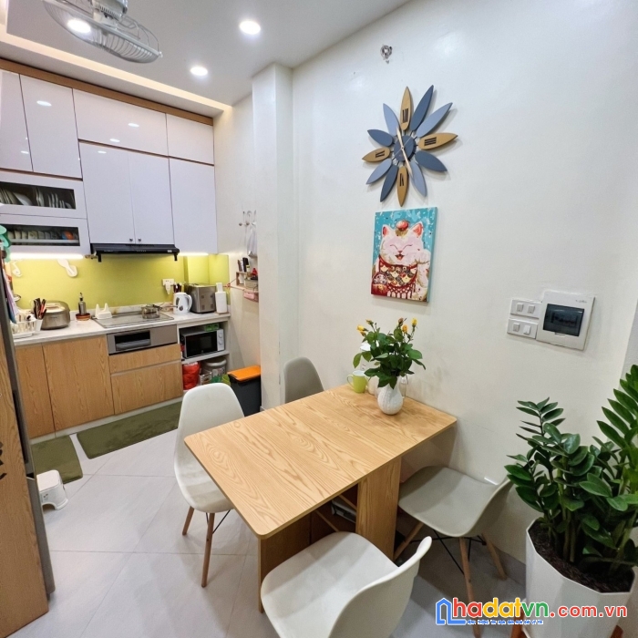 Bán nhà 3 tỷ3 trường chinh 40m2x4t ô tô 10m gần phố