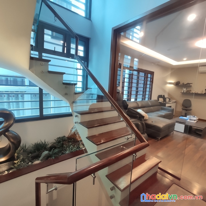 Hiếm quá! bán nhà vip mặt hồ xã đàn 2 - kinh doanh - biệt thự mini- full nội thất - lô góc - ôtô.