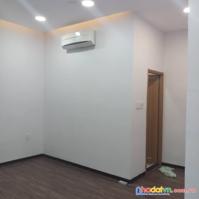 Nhà 75m2 - lê duẫn -giá cực rẻ - trung tâm mua sắm sầm uất