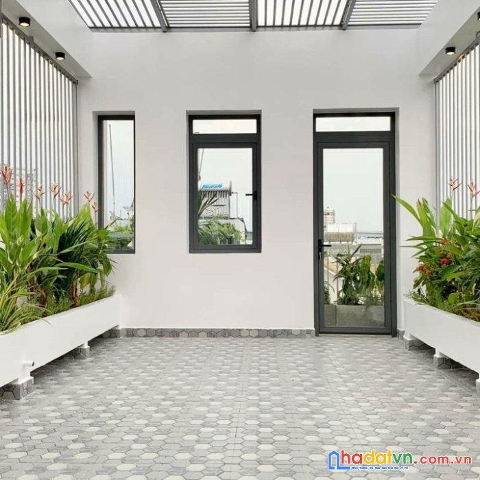 Nhà đẹp cao cấp, phan đăng lưu, 4 x 15.5m, chỉ 9.6 tỷ, bình thạnh