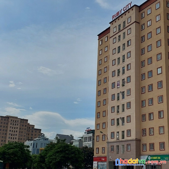 Cần bán đất gấp. phúc lợi, giang biên biên, 74m2 ô tô tránh mt 4.1m vị trí đẹp ngõ trước nhà ô tô
