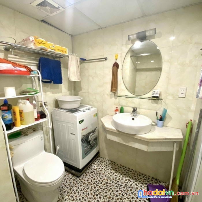 Bán chcc quận đống đa:102 thái thịnh-hà thành plaza
.dt 65m2,2pn,wc, giá 2,7 tỷ