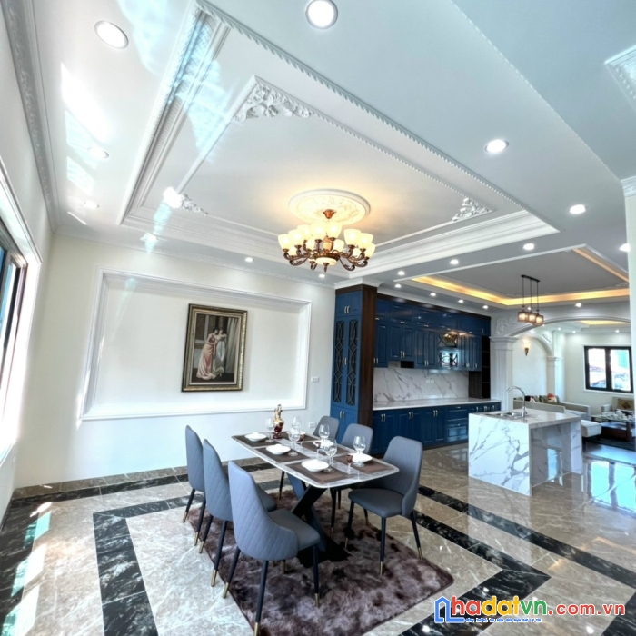 Bán nhà trần quốc hoàn 96m x 8, 5 tầng mt6,6m 31,5 tỷ kinh doanh tôt