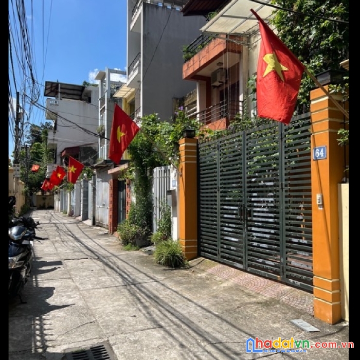 Nhà phân lô 2 mặt thoáng ,để ở hay làm văn phòng đều đẹp,nhà thiết kế vô cùng đẹp và tiện