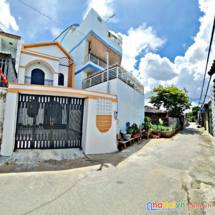 Siêu phẩm nhà 1 trệt 1 lầu mới xây, full nội thất kp1. tân hiệp chỉ 4ty390