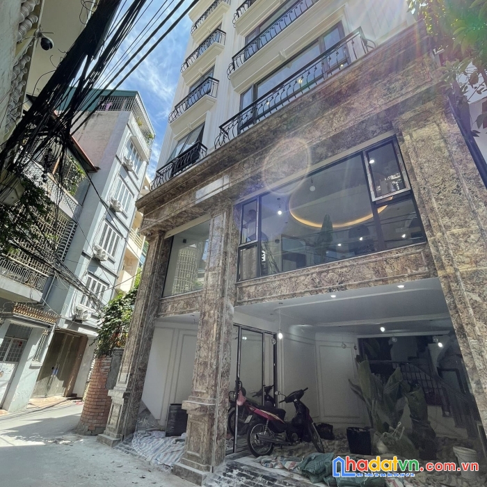 Bán nhà ngã tư sở, thanh xuân. nhà mới 8 tầng thang máy. kinh doanh, ô tô tránh. giá 12.5 tỷ