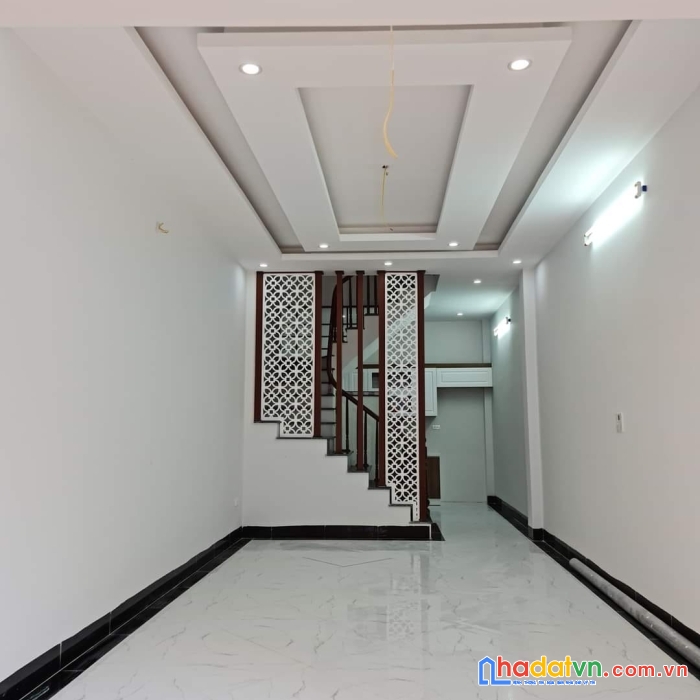 Tân mai ô tô đõ cửa 5 tầng – nhà mới đẹp 45m2 – kinh doanh văn phòng – giá 5.5 tỷ.
