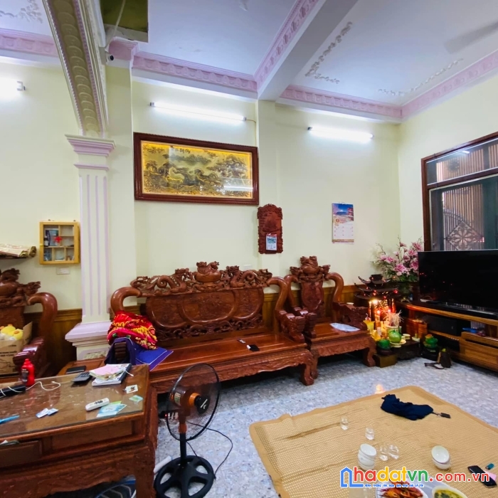 Nhà huỳnh thúc kháng 40m2 x 5t kinh doanh sát phố ô tô  5.85tỷ
