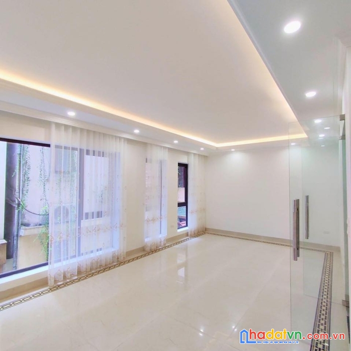 Bán nhà đường lý thường kiệt, hoàn kiếm, thang máy, mặt tiền 5.5 mét, 16 tỷ