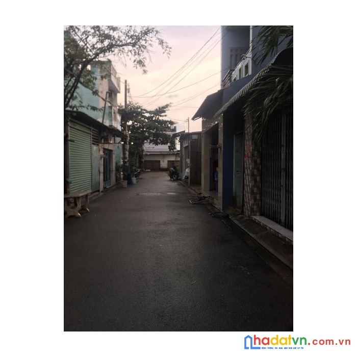 Nhà hẻm nhựa đường lê đình cẩn phường tân tạo bình tân. ô tô đậu trước nhà. giá dưới 3 tỷ.