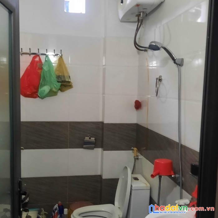 Bán nhà 4 tầng khung cột vũ chí thắng 42m2 đông nam 4pn 3wc ô tô gần nhà