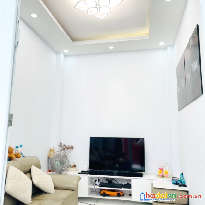 Nhà bán hẻm ô tô đường dạ nam p2q8. giá 5,5 tỷ tl ít