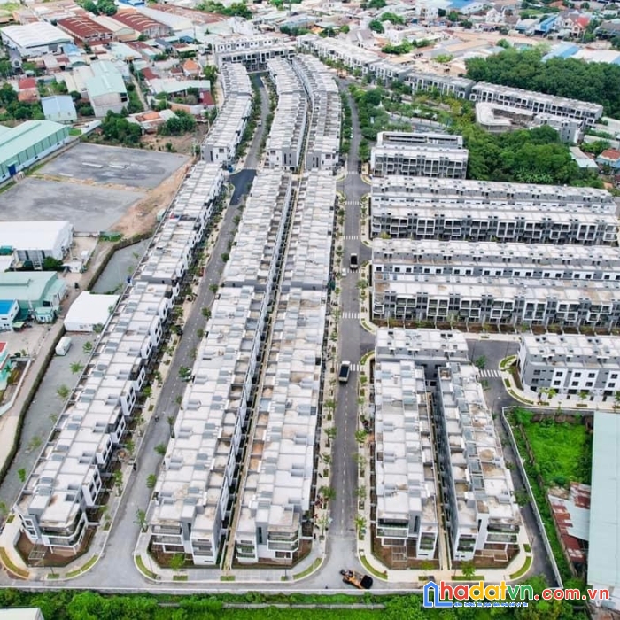 Nhà phố biệt lập thanh toán 1,3 tỷ nhận nhà, độc quyền hàng đầu bình dương