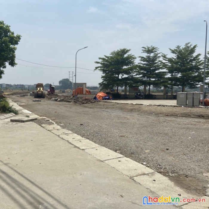 Gửi tiền ngân hàng ko bằng đầu tư về đất anh chi sao  không mua lô này thì mua lô nào nữa ạ 83m 