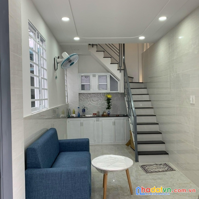 Bán nhà mặt tiền đường trần văn quang, p.10, tân bình giá 2tỷ6.
