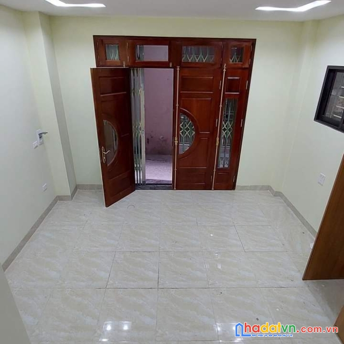 Bàn nhà trần duy hưng cầu giay diện tích 30m,5 tầng, mặt tiền 4 m giá 2,66 tỷ
