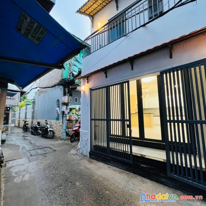 Bán 2mt hẻm thông  an ninh -thông số đẹp ngang 5m 2tầng - 45m2- giá nhỉnh 3 tỷ