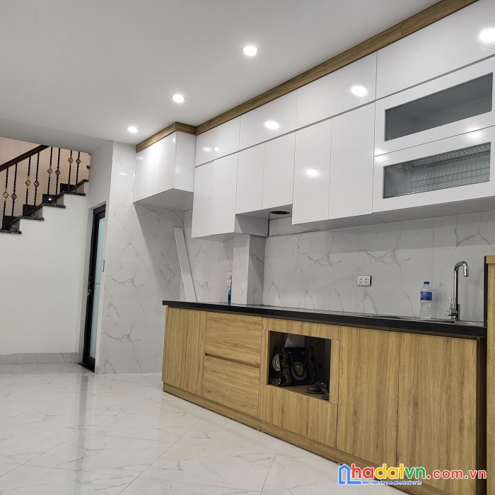 Ngõ  tương thuận (khâm thiên) 30 m x 5 tầng x giá 3.9 tỷ đống đa,