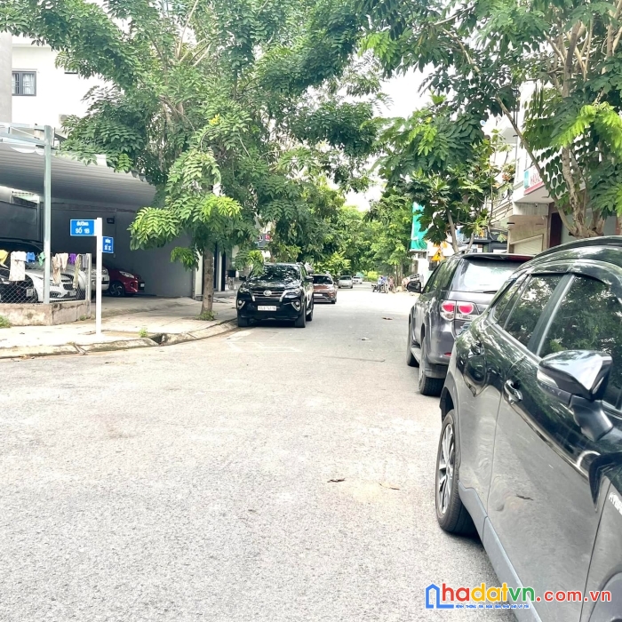 Ở. kinh donh dòng tiền.thanh khoảng cao

bật nhất quận 7,kề vách phú mỹ hưng.khách sạn 5