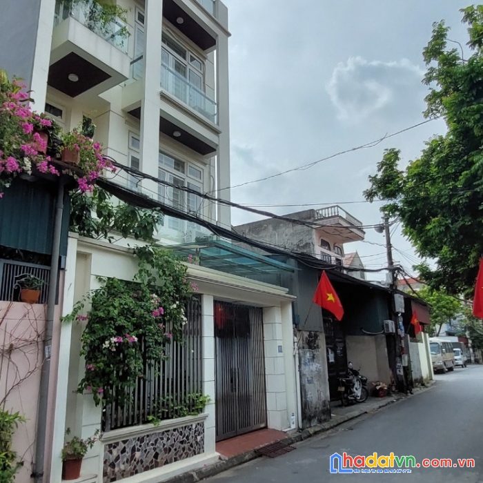 Nguyễn sơn long biên - dt 80 m2 , 5 tầng , mặt tiền 6m , gara oto. giá 11,2 tỷ