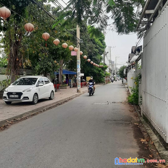 Nhà lê trọng tấn 70 triệu/ m2, 85 m2, nhỉnh 5 tỷ, hẻm 6 m thông