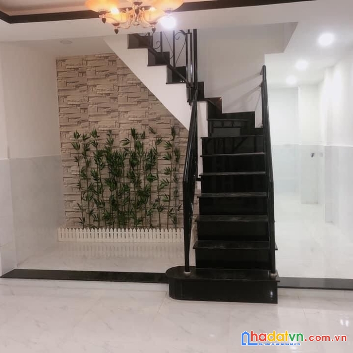 Bán nhà mới hxh 38m2 3 tầng kiên cố  quốc lộ 13  bình thạnh nhĩnh 4 tỷ