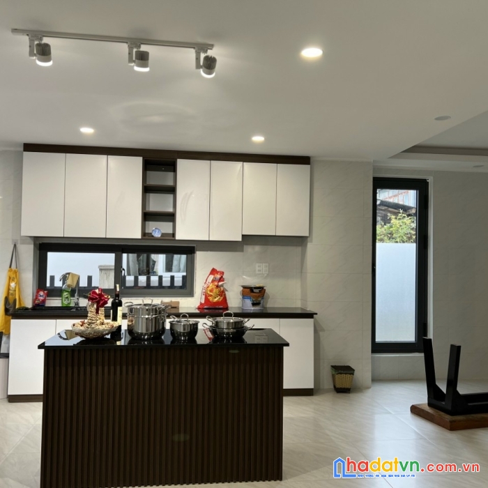 Cần bán căn nhà mới xây trên đường nguyễn trãi, phường 9, tp. đà lạt, giá 12 tỷ