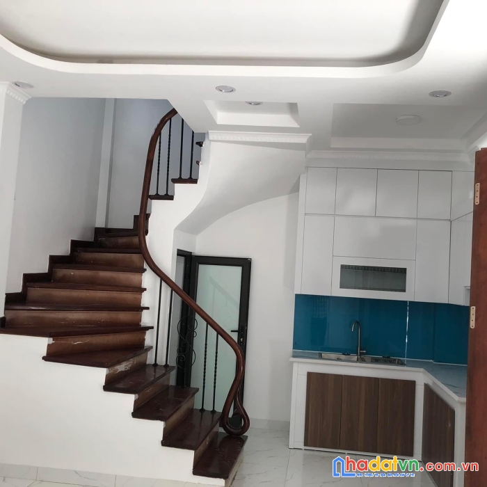 Bán nhà khu phân lô phố bùi xương trạch quận thanh xuân ngõ thông ô tô đỗ cửa 6 tầng 30m2 - 4.85 tỷ