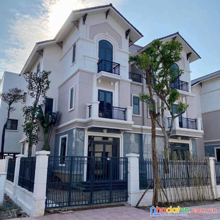 Biệt thự xây sẵn 3 tầng diện tích 135m2 nằm tại trung tâm thành phố từ sơn giá siêu siêu rẻ