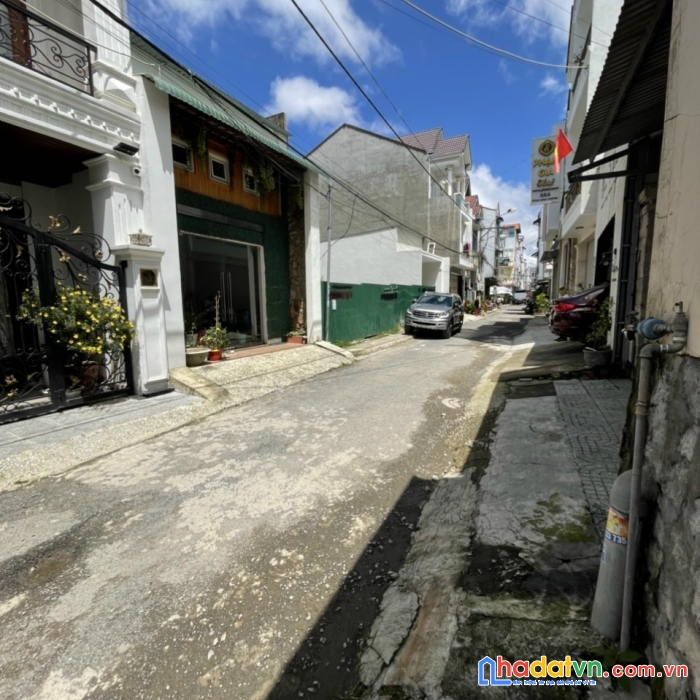 Cần bán gấp lô đất xây dựng trên đường phan đình phùng, phường 2, tp. đà lạt, giá 10 tỷ