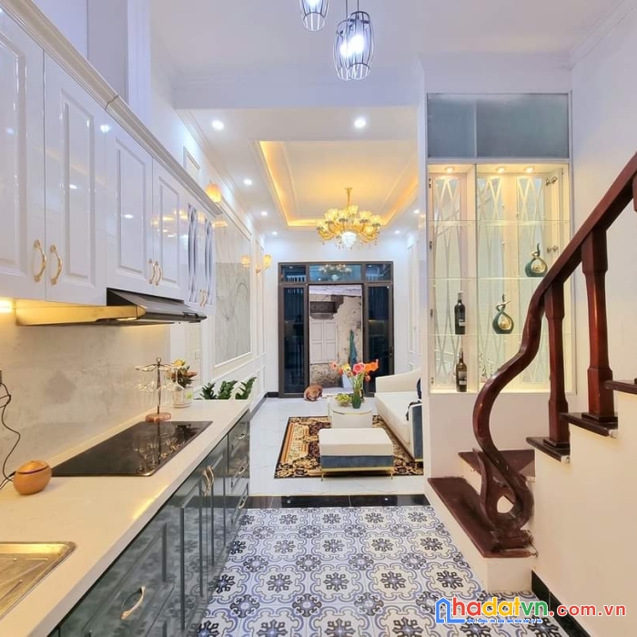 Nhỉnh 6 tỷ 38m phố trương định kinh doanh. vị trí vip. nhà mới về ở ngay
