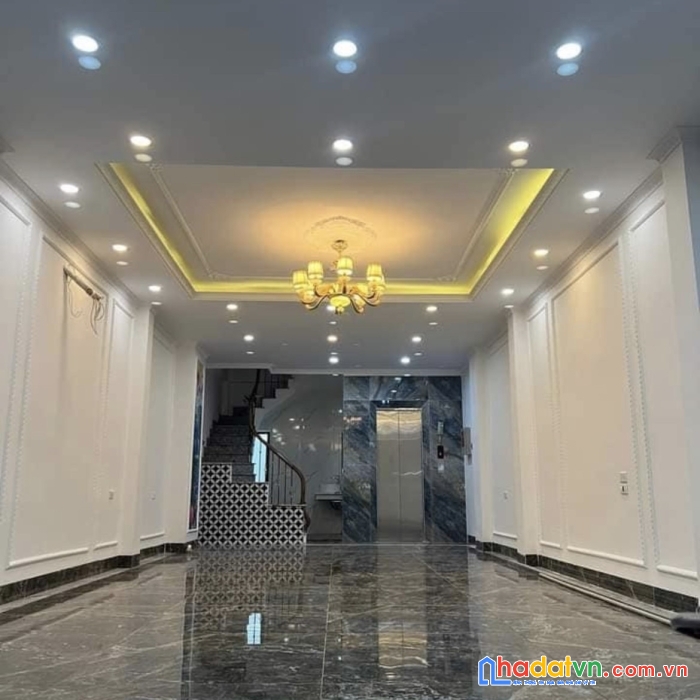 Phân lô vip trần quốc hoàn cầu giấy- 9 tỷ- 7 tầng thang máy