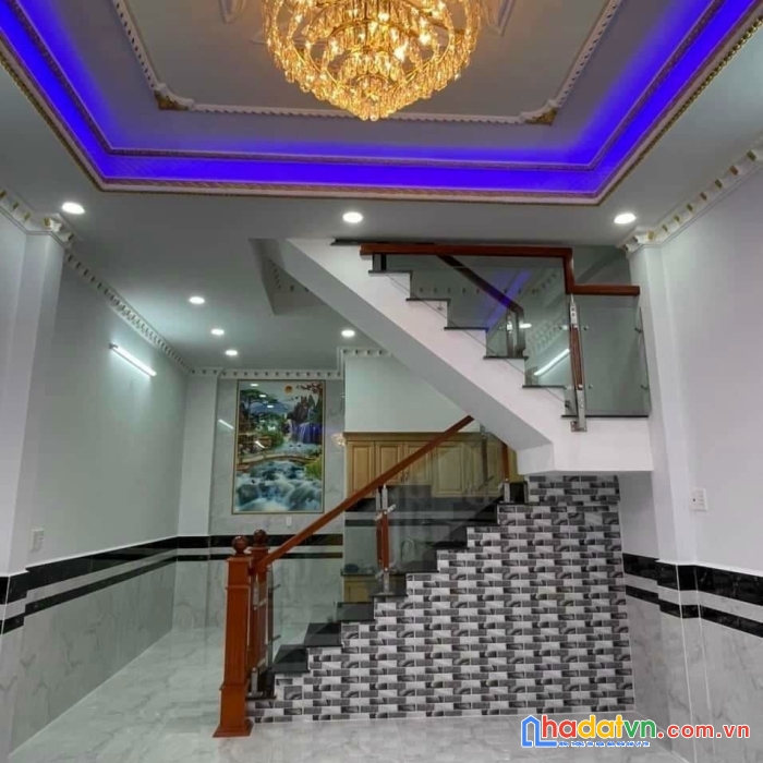 Nhà đẹp, hẻm 3.5m, lê trọng tấn, 4 x 11.7m, 3pn, 5.5 tỷ, tân phú