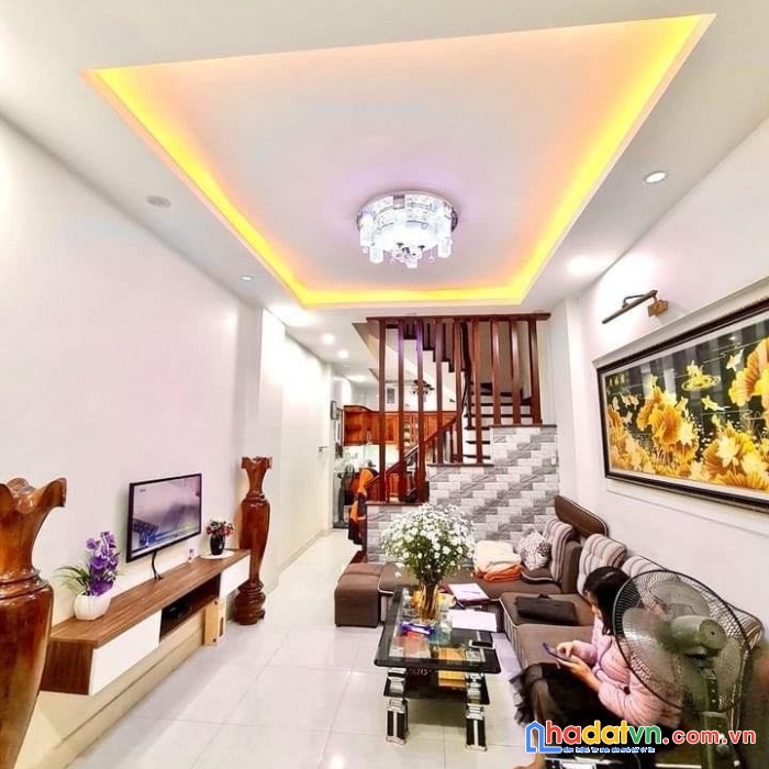 Bán nhà ngõ 275 trương định: 45m2*4 tầng*4 ngủ, mt 4.5m, ngay sát chợ, 50m ra phố, 4.8 tỷ