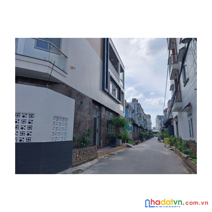 Bán gấp chdv 5 tầng , dtcn 157m 12 pn hẻm hai xe tải, vườn lài an phú đông