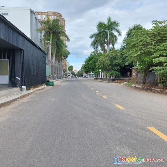 Chính chủ cần bán rẻ biệt thự đường 2 tháng 9 - hải châu, diện tích 1258 m, ngang 35m - 190 tỷ