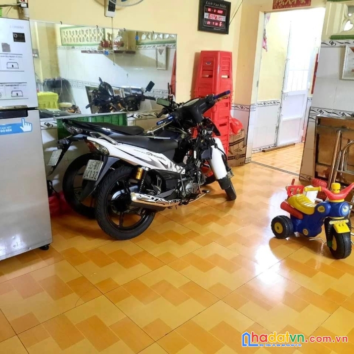 Bán nhà 2 tầng đường tỉnh lộ 10, hẻm ô tô, 54m2 chỉ 3.9 tỷ, ngang khủng 5.6 m