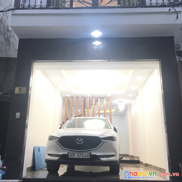 Cho thuê cửa hàng ngõ 135 nguyễn văn cừ đối diện trường tiểu học ái mộ, kinh doanh sầm uất, vỉa