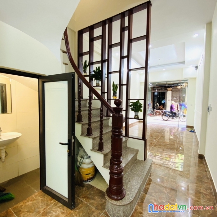 Bán nhanh 40m2 mặt phố kd tân mai, 5t,  nhỉnh 7 tỷ, ô tô tránh, 0962753326
