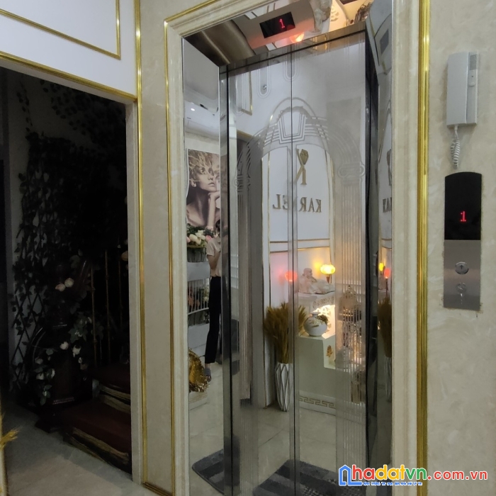 Bán nhà mỹ đình nhà đẹp lô góc thang máy dt 45m2 6t giá 6,5 tỷ có thương lượng
