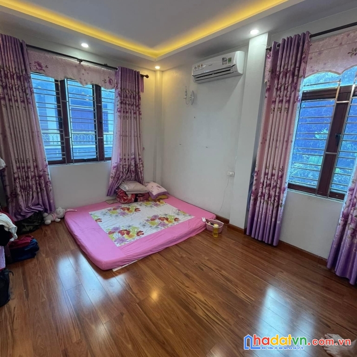 Bán nhà cổ linh - nhà đẹp ở ngay - ba gác đỗ cửa - sổ hoa hậu - gần aeon - 30m 2 - giá nhỉnh 3 tỷ
