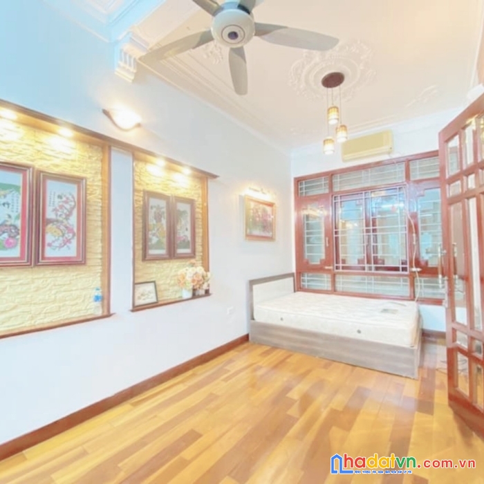 Chủ bán nhà phố đông tác: 45m2, 5 tầng, mt 5.5m, 6 tỷ, ô tô đỗ 10m, sát chợ, cạnh bv bạch mai