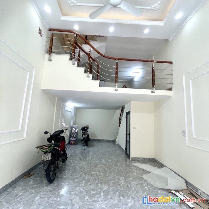 Nhà ngõ quỳnh, quận hai bà trưng, nhà đẹp, kinh doanh sầm uất, 35m, 5t, mt 4.5m, 5.4 tỷ