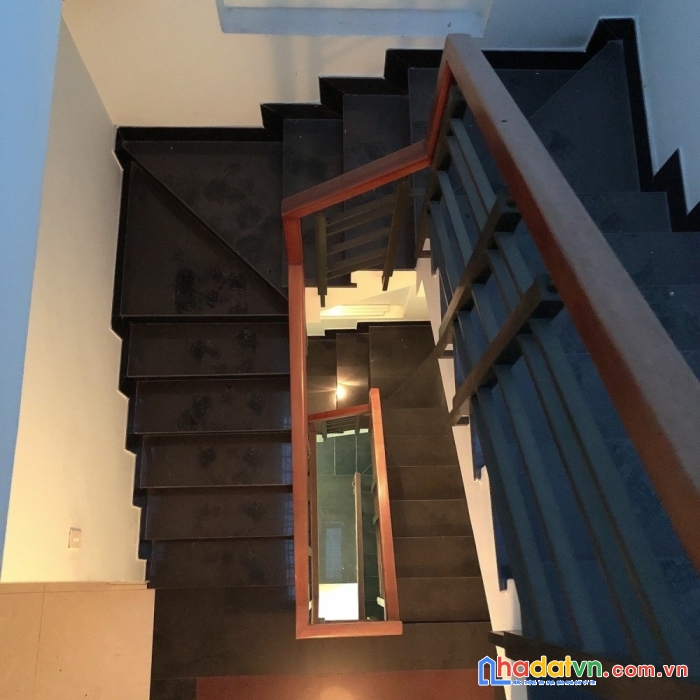 Bán nhà hẻm xe hơi đường cmt8, p15, q10 dt 4x12 trệt 3 lầu nhà mới vào ở ngay giá 8,5 tỷ tl.