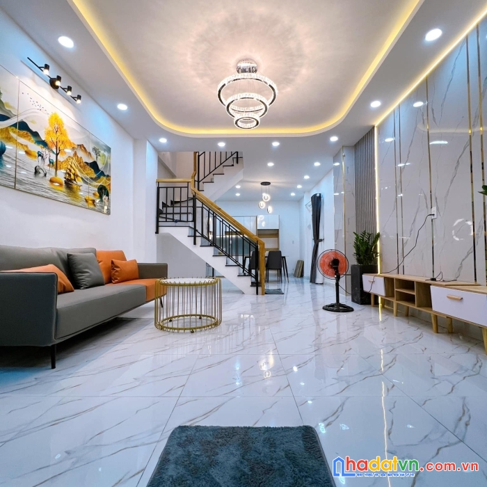 Nhà đẹp, 45m2x3 tầng (4,5x10), gia chủ tk tinh tế, theo phong cách hiện đại, hxh, nhỉnh 6 tỷ.