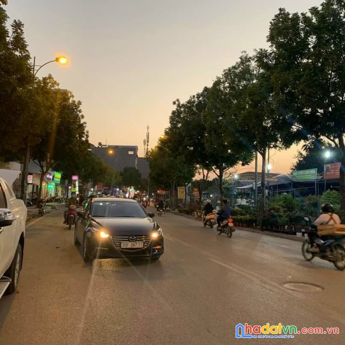 Bán đất tặng nhà long biên- s82m - mt 7,3m - ô tô - vài bước chân ra ô tô tránh.