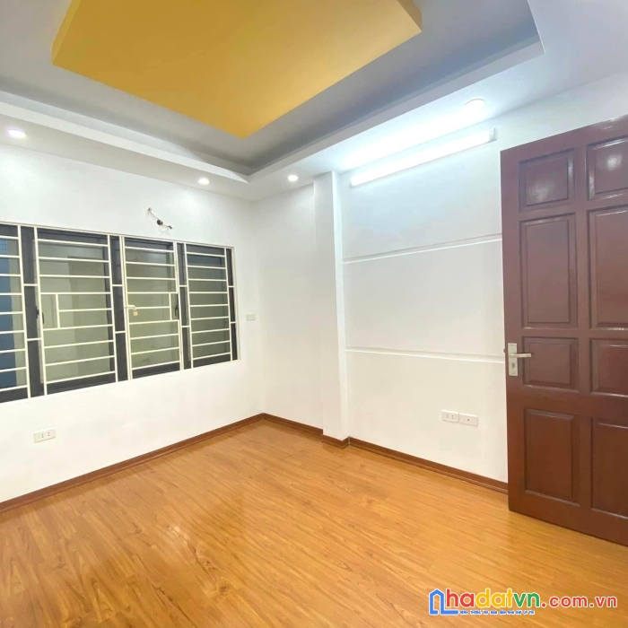 Cần bán nhà phố xuân phương. 5 tầng x 32m, gần oto, 2.8 tỷ.